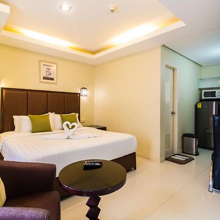 Jmm Apartment Suites Manila Esterno foto