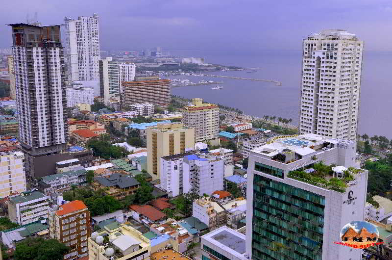 Jmm Apartment Suites Manila Esterno foto