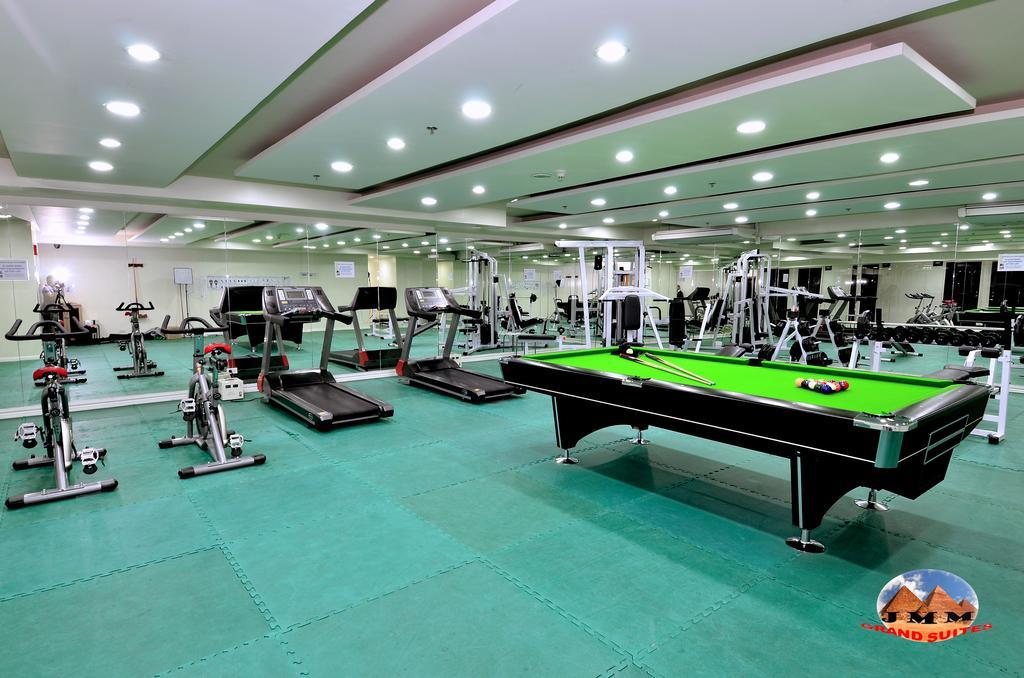 Jmm Apartment Suites Manila Esterno foto