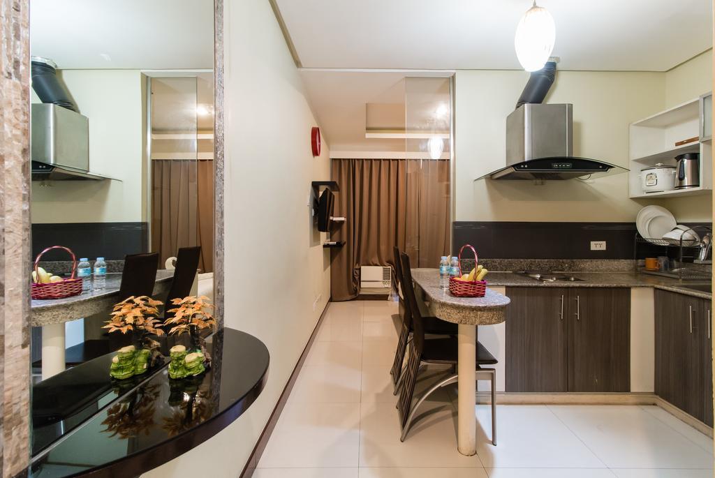 Jmm Apartment Suites Manila Esterno foto