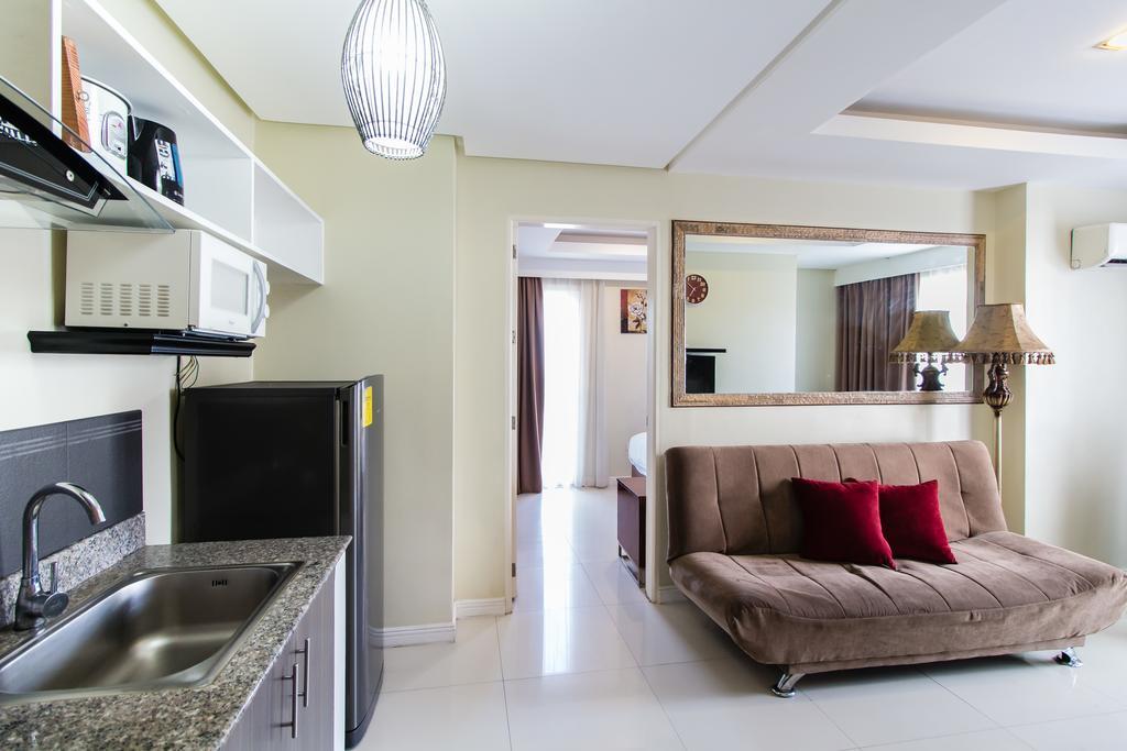 Jmm Apartment Suites Manila Esterno foto
