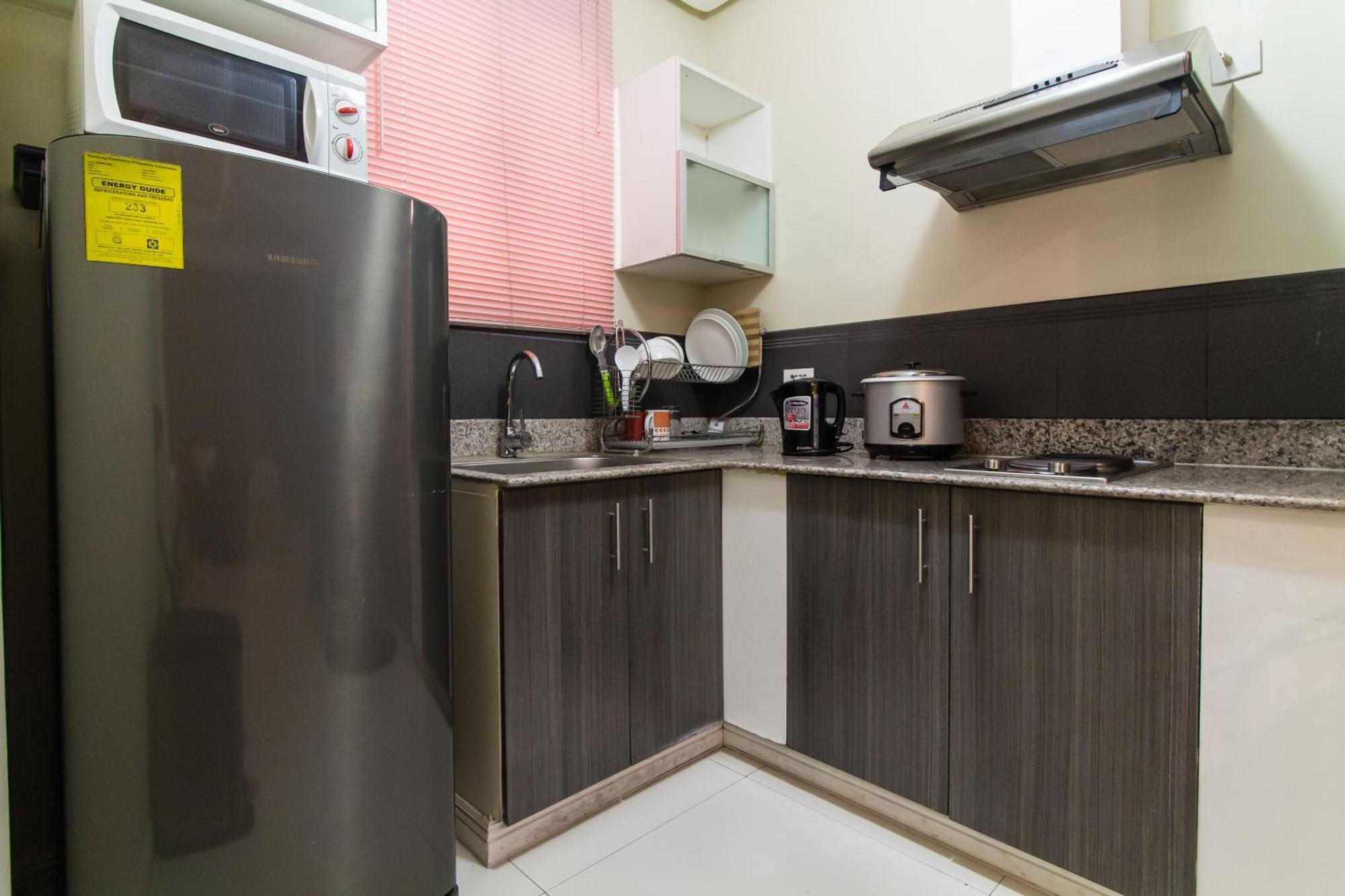Jmm Apartment Suites Manila Esterno foto