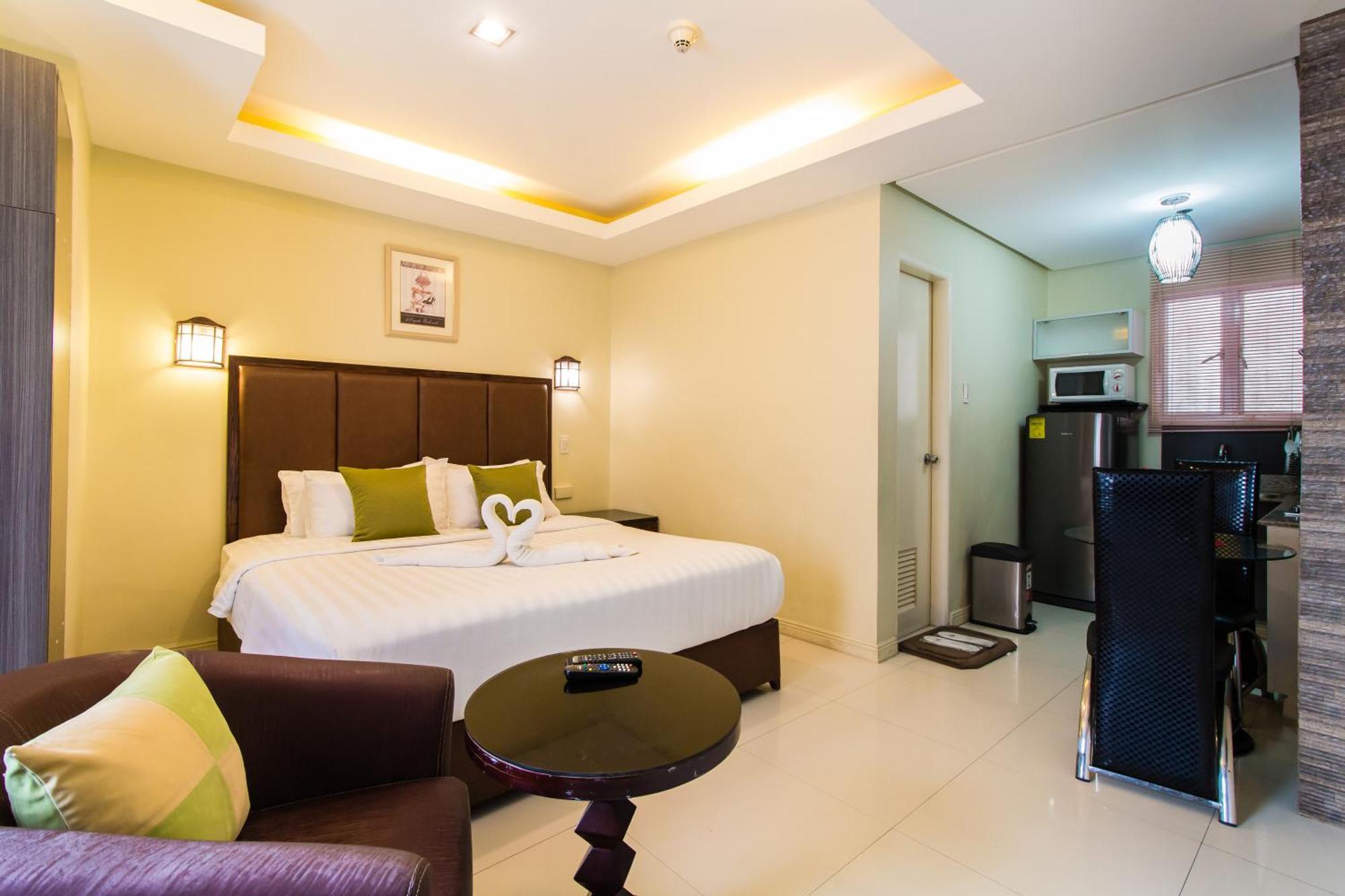 Jmm Apartment Suites Manila Esterno foto
