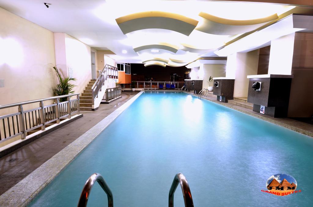 Jmm Apartment Suites Manila Esterno foto