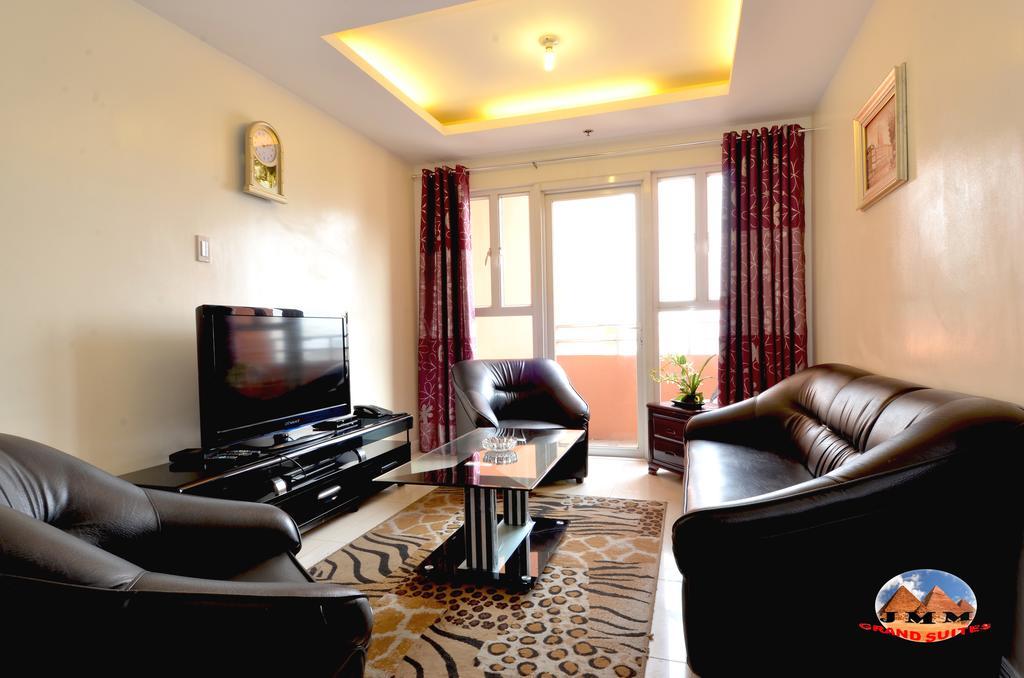 Jmm Apartment Suites Manila Esterno foto