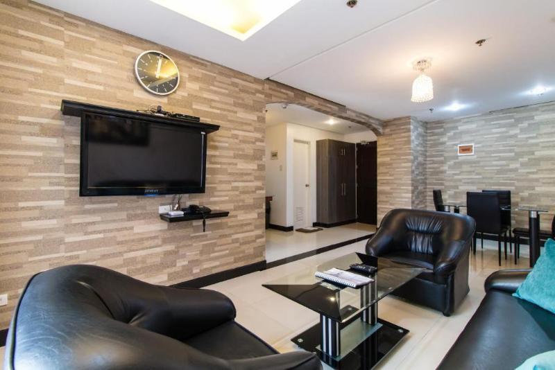 Jmm Apartment Suites Manila Esterno foto